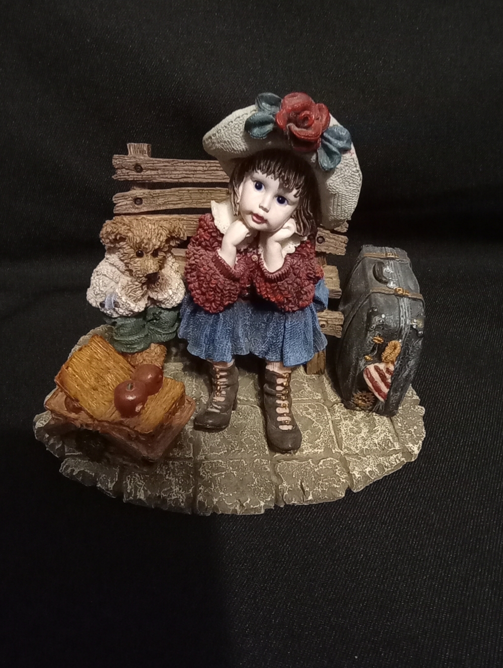 Boyd's Dollstone Collection Yesterdays Child "Waitin For Grandma" Figurine